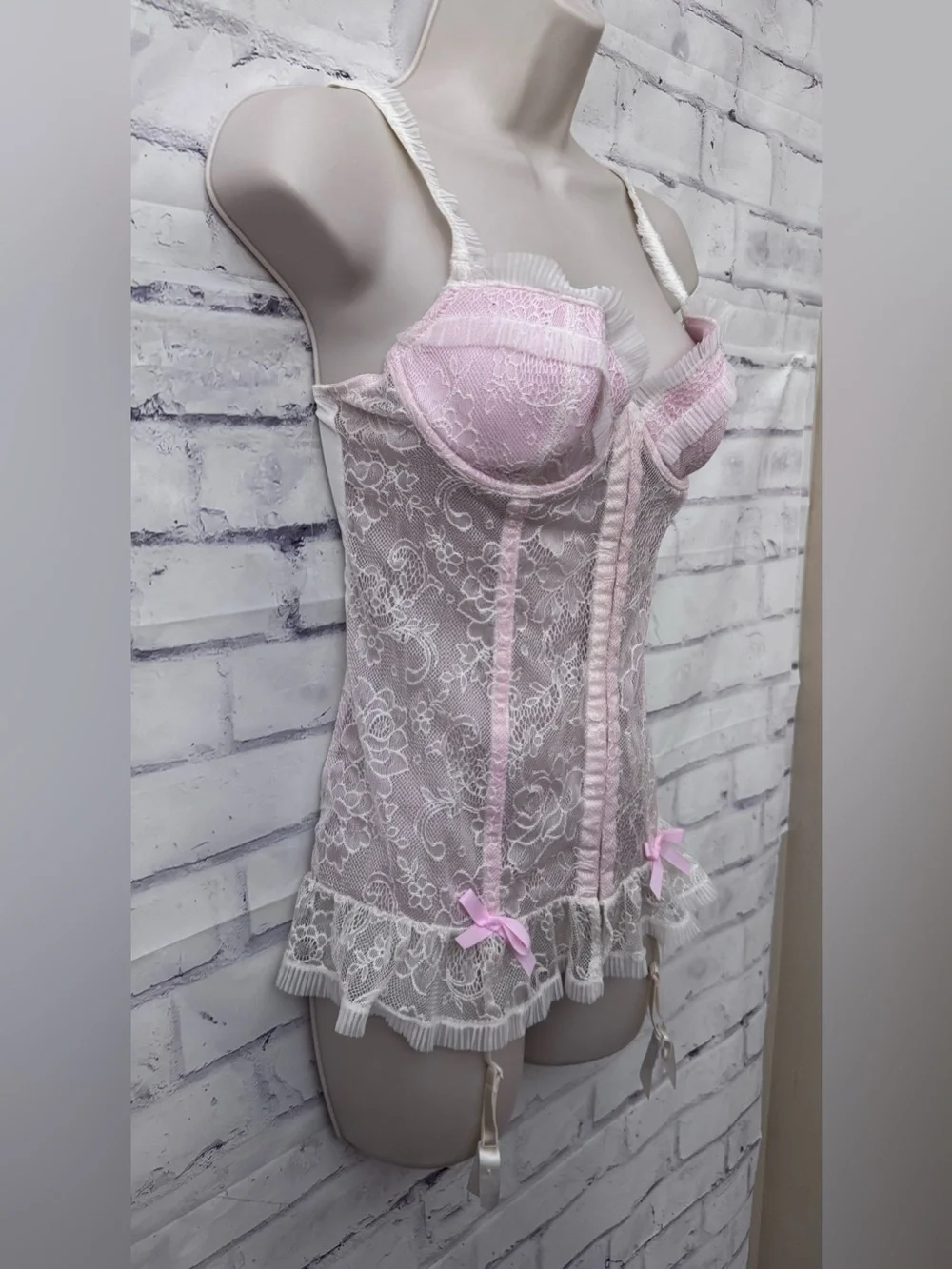 Vintage Y2K Victoria’s Secret Sexy Little Things 36B Ruffled Lace Corset Bustier